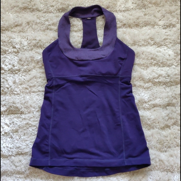 lululemon athletica Tops - EUC Lululemon tank top w/ built-in bra